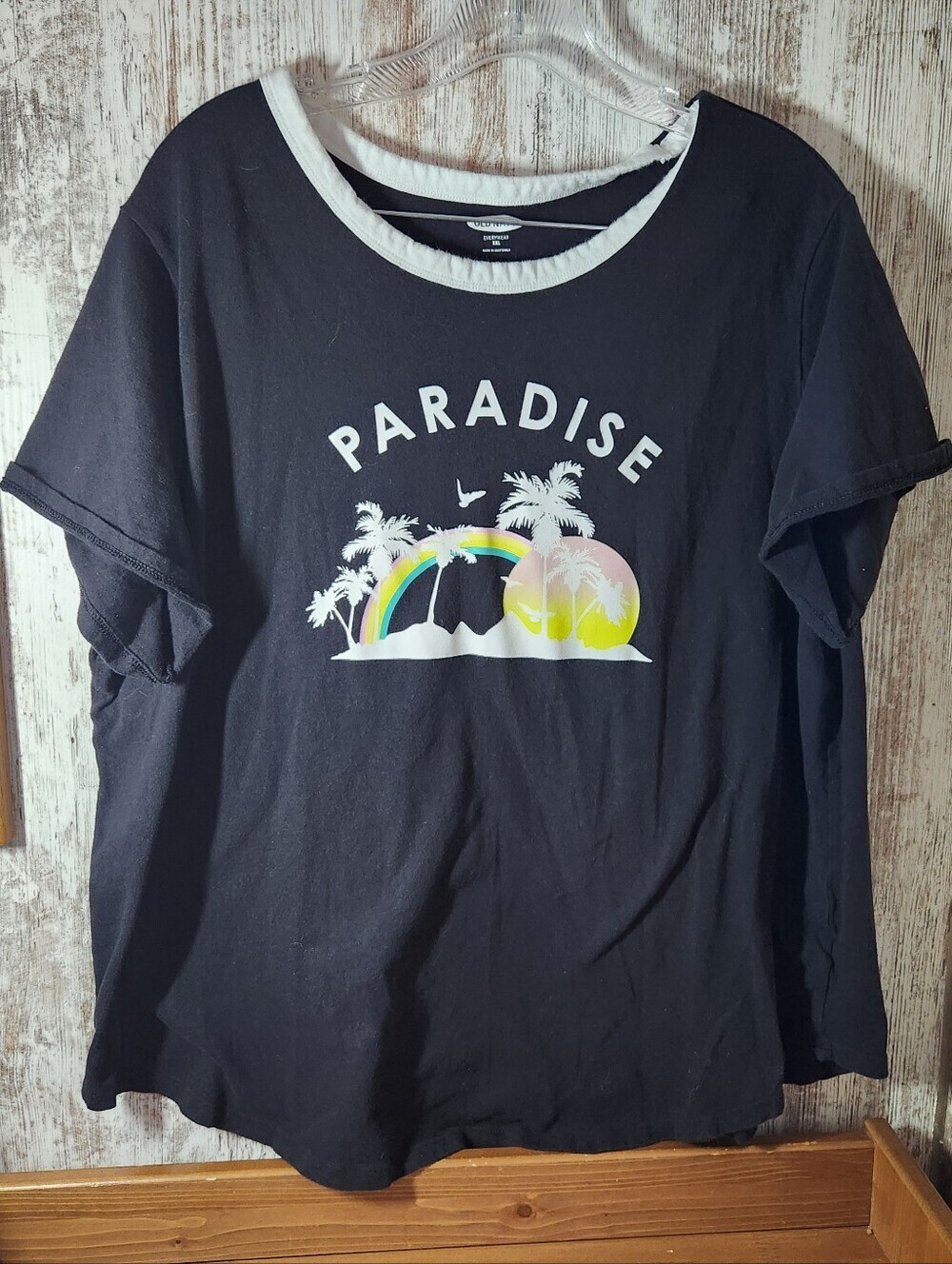 Old Navy Black White Tee with Rainbow Paradise Graphic Sun Palm Trees Like New